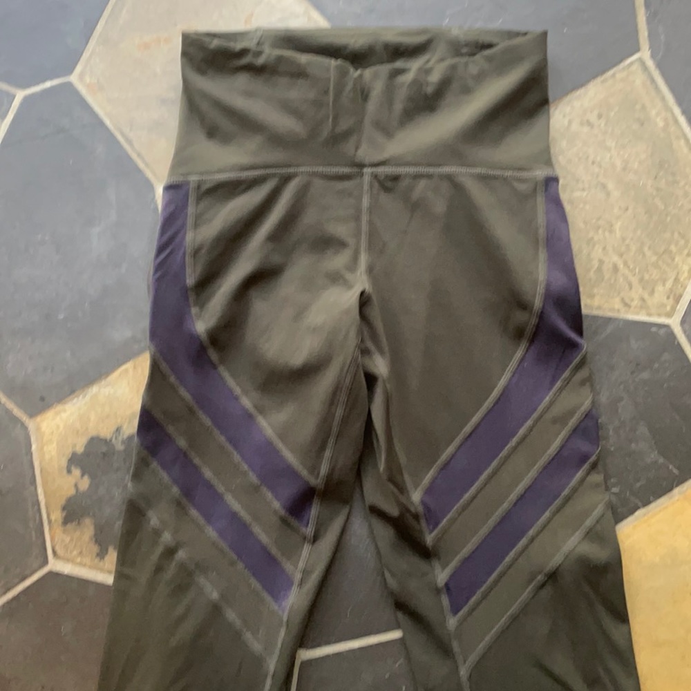 Zyia Olive Mesh Luxe Leggings